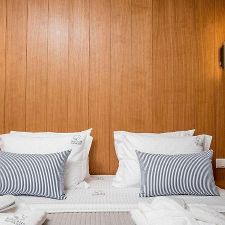 Pachis Escape Suites Buitenkant foto