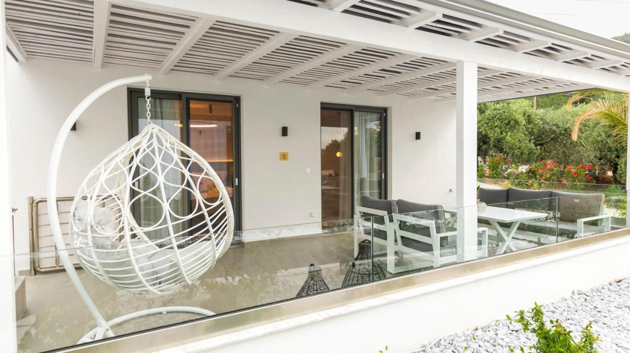 Pachis Escape Suites Buitenkant foto