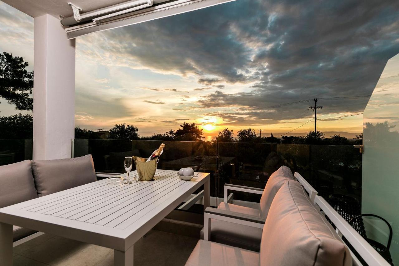Pachis Escape Suites Buitenkant foto