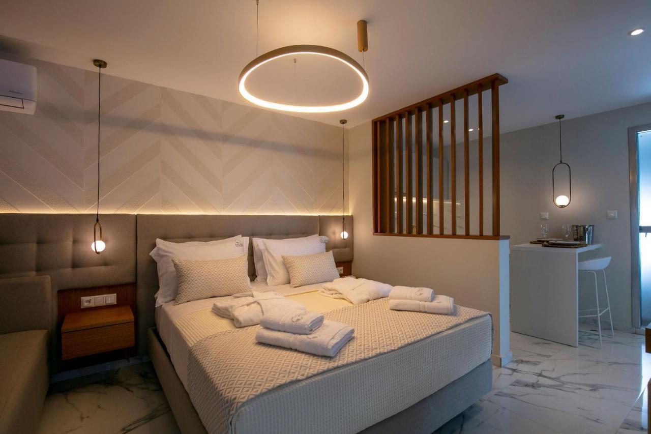 Pachis Escape Suites Buitenkant foto