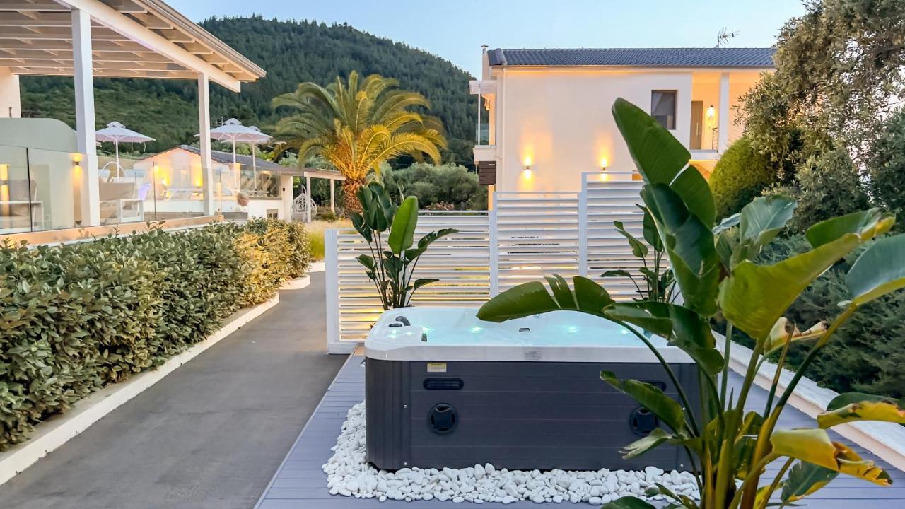 Pachis Escape Suites Buitenkant foto